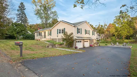 52 Broad St, West Hurley, NY 12491