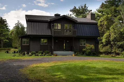 181 Meadowbrook Ln, Greenville, NY 12083