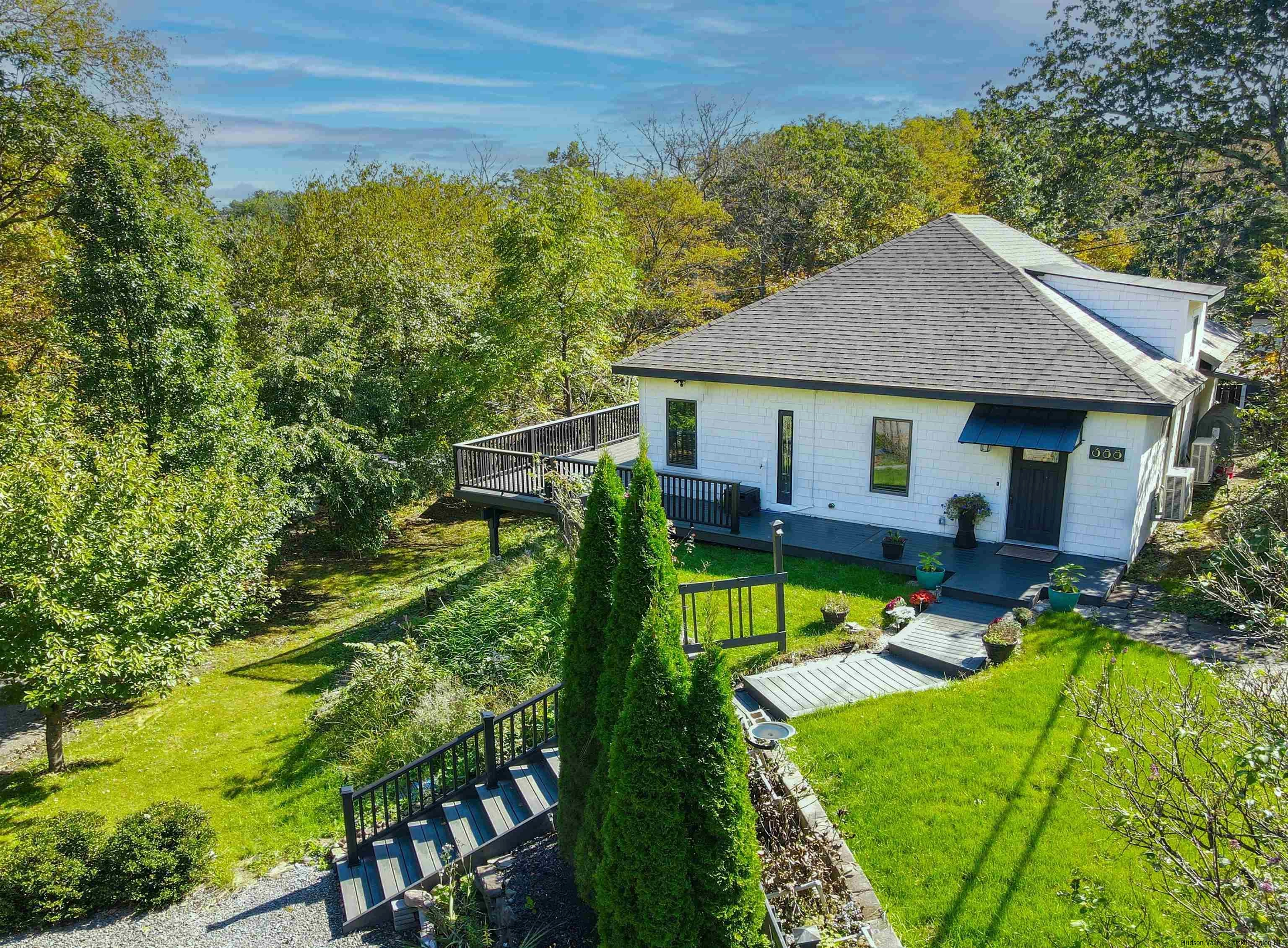 388 W SAUGERTIES RD  