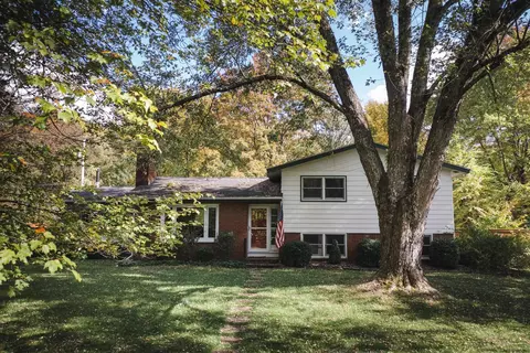 2 Evergreen Ln, Woodstock, NY 12498