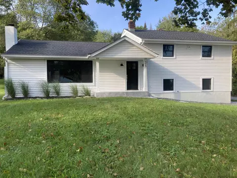 25 Mountain Vw, Pleasant Valley, NY 12569