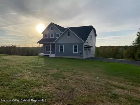 128 Pine Grv, Middletown, NY 10940