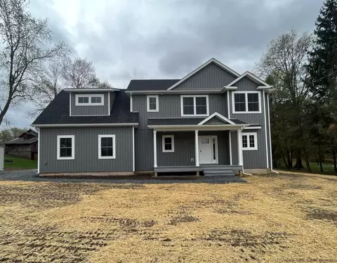 152 Pine Grv, Middletown, NY 10940