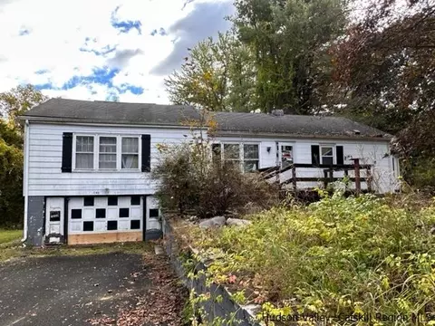 1146 Lucas Tpke #AKA LUCAS AVEXT, Kingston, NY 12401