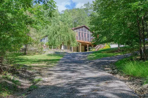 23 Callinan Ln, Saugerties, NY 12477