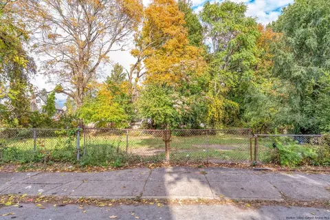 38 Prospect St, Kingston, NY 12401