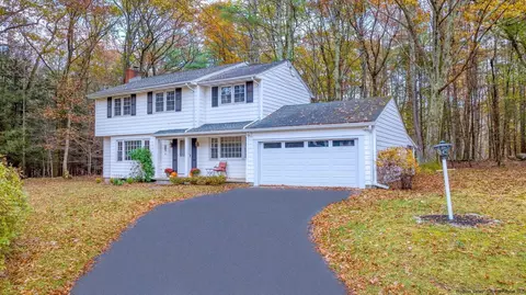 50 Nissen Ln, West Hurley, NY 12491