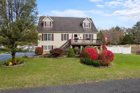 27 Alder Ct, Kingston, NY 12401