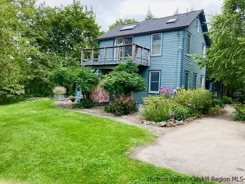 495 N Eltings Cors, Highland, NY 12528