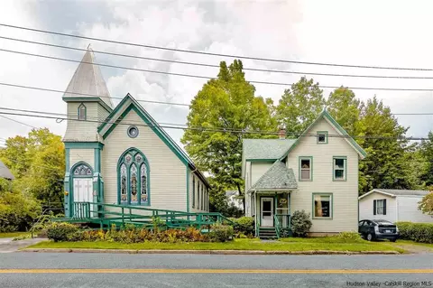 22-24 Main St, Phoenicia, NY 12464