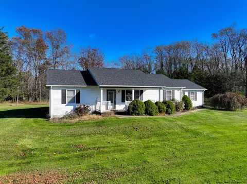 9 Links Ln, Kingston, NY 12401