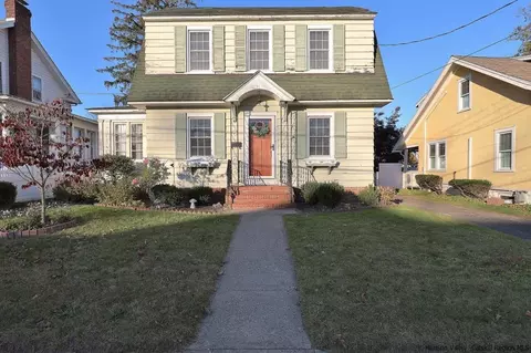 66 Roosevelt Ave, Kingston, NY 12401