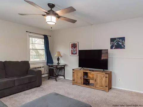 2710 South Rd #E4, Poughkeepsie, NY 12601 photo 3
