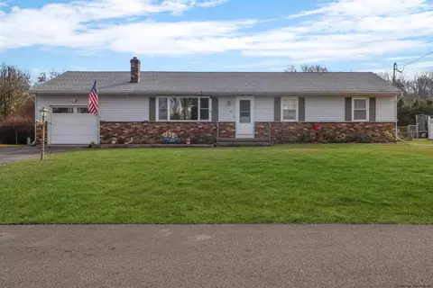 25 Elm St, Tillson, NY 12486