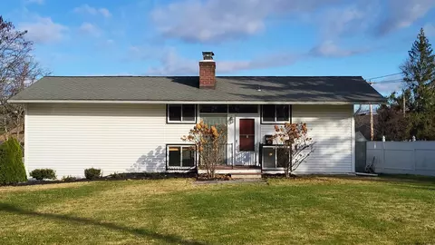 773 Freedom Plains Rd, Poughkeepsie, NY 12603