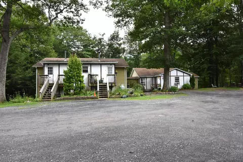 13 Private Rd, Chichester, NY 12416