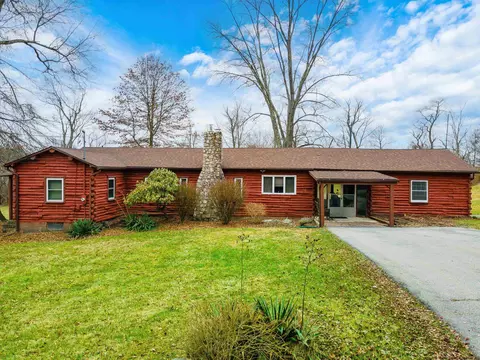 34 Old Minisink Trl, Goshen, NY 10924