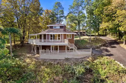 639 Old Post Rd, New Paltz, NY 12561