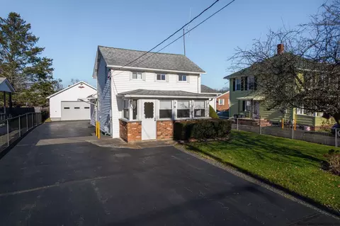 312 Delaware St, Saugerties, NY 12477