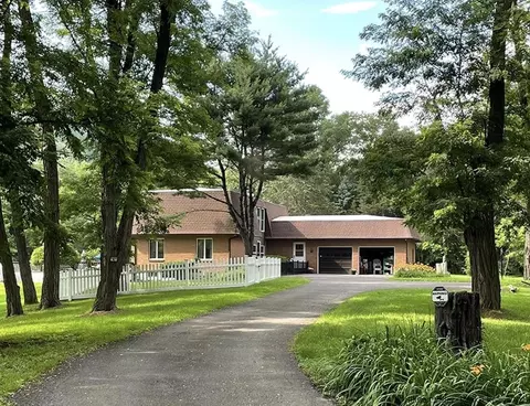 526 Churchland Rd, Saugerties, NY 12477