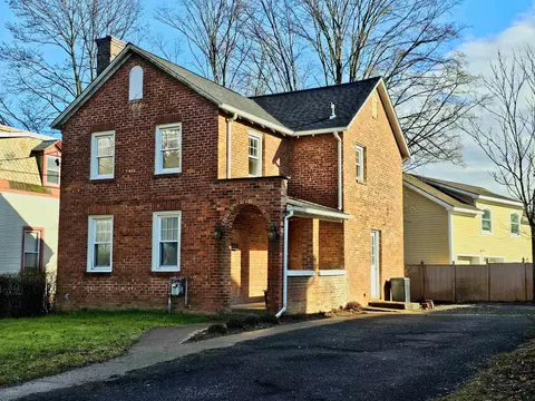 1 Elm St, Saugerties, NY 12477