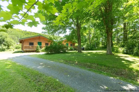 46860 State Hwy 30 Rte, Halcottsville, NY 12438
