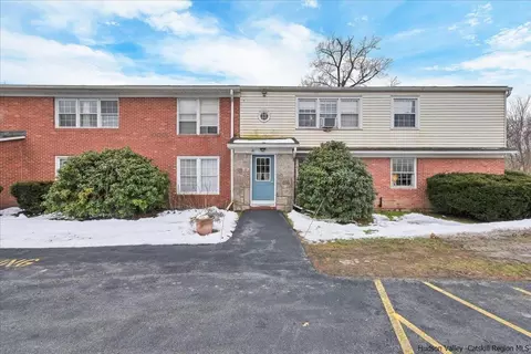 8 Huguenot St #2, New Paltz, NY 12561