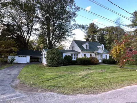 16 Center St, Phoenicia, NY 12464