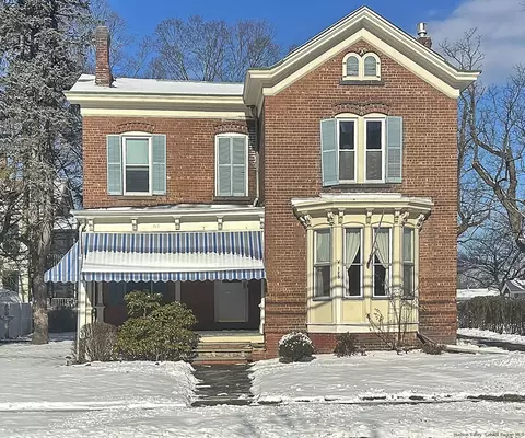 125 Main, Saugerties, NY 12477