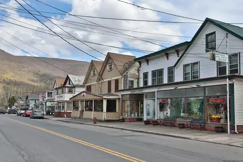 52 Main St, Phoenicia, NY 12464
