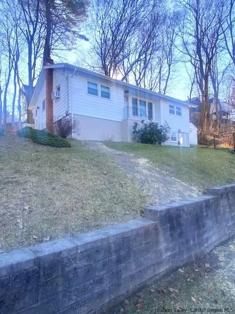 60 Staples St, Kingston, NY 12401