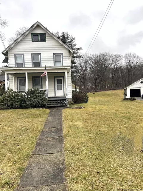 27 New Paltz Rd, Highland, NY 12528