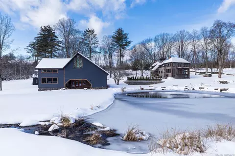 45 Breezy Hl, Accord, NY 12404