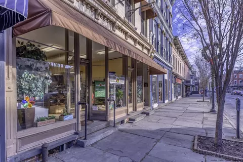 249 Main St, Saugerties, NY 12477