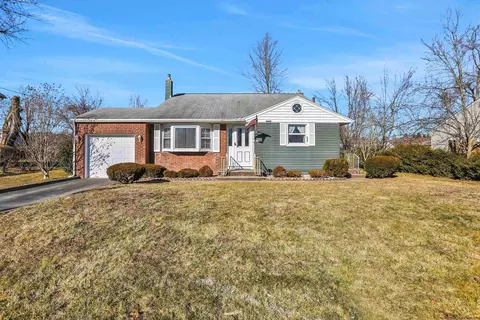 20 Mountain Vw, Saugerties, NY 12477