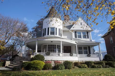 19 John St, Saugerties, NY 12477