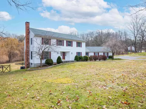 39 Delano Dr, Rhinebeck, NY 12572