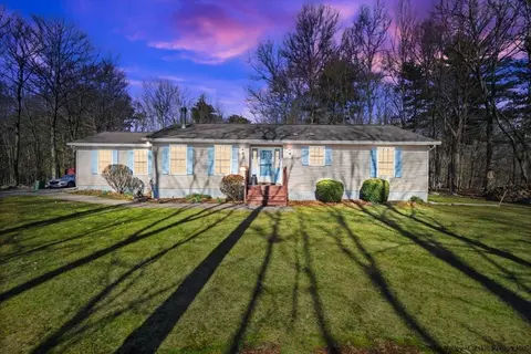 289 Brimstone Hl, Pine Bush, NY 12566
