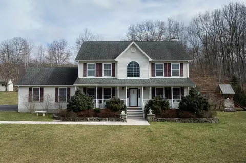 21 Spring Mdw, Highland, NY 12528