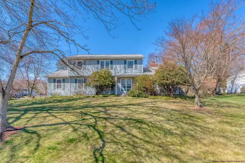 34 Virginia Dr, Kingston, NY 12401