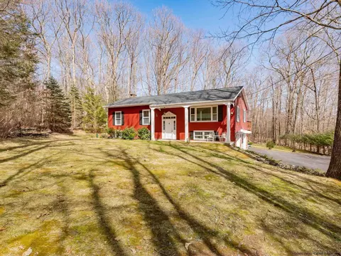 100 Ridge Rd, Shokan, NY 12481