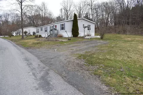 34 Depew Park, Wallkill, NY 12589 photo 2