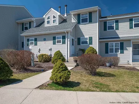 99 Boniface Dr # 6D, Pine Bush, NY 12566