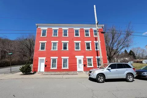 213 Catherine St, Kingston, NY 12401