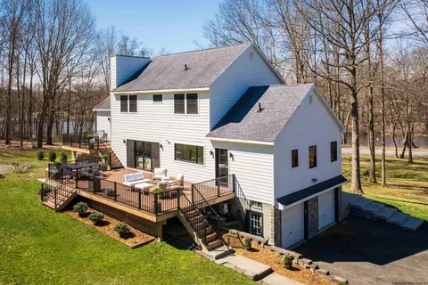 230 Farmers Tpke, Gardiner, NY 12525