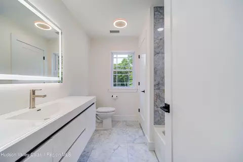 Bath - 3 Calico Ways, Wallkill, NY 12589 photo 3 of 10