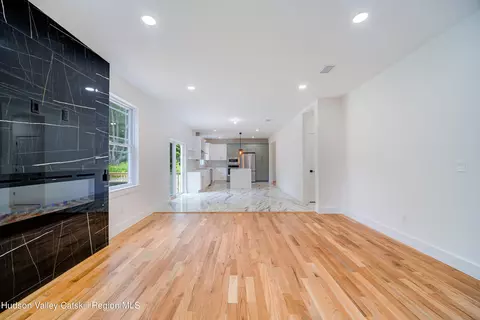 Living - 3 Calico Ways, Wallkill, NY 12589 photo 6 of 11
