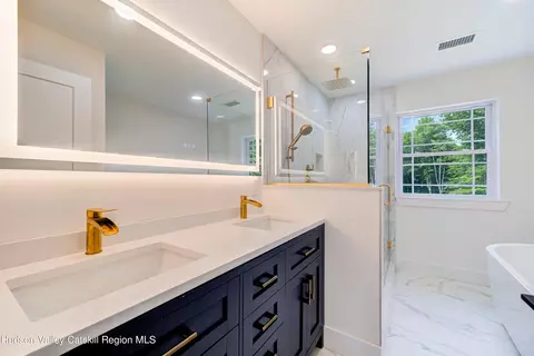 Bath - 3 Calico Ways, Wallkill, NY 12589 photo 5 of 10