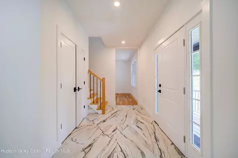 Entry Way - 3 Calico Ways, Wallkill, NY 12589 photo 3 of 9