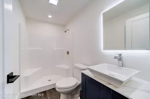Bath - 3 Calico Ways, Wallkill, NY 12589 photo 9 of 10